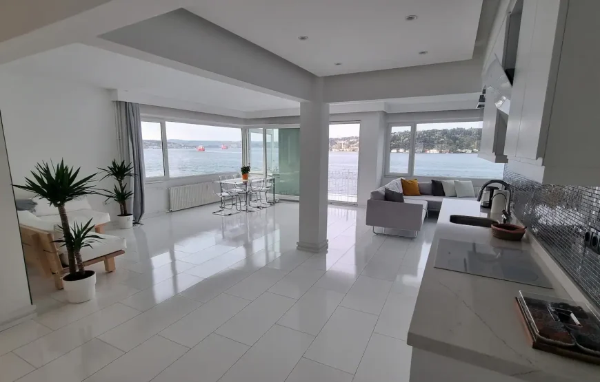 Bosphorus Haven: Exquisite Waterfront Living