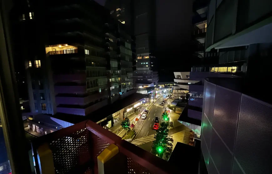 Maslak Square Serenity: Central Luxury Retreat