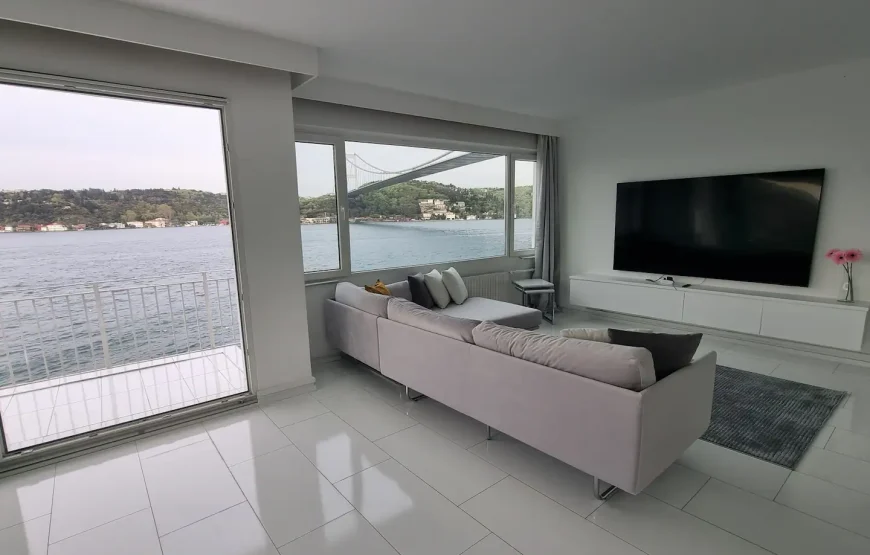 Bosphorus Haven: Exquisite Waterfront Living