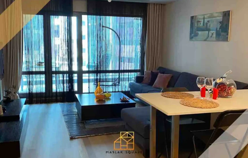 Maslak Square Serenity: Central Luxury Retreat